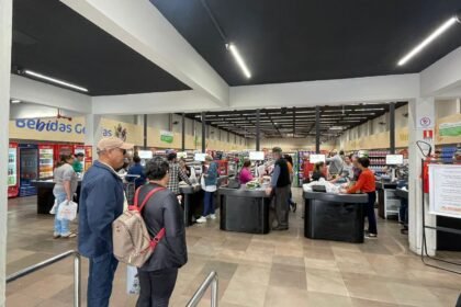 Nas terras do Baita Chão, um novo galpão de compras abre as porteiras e já tá lotado de viventes procurando economia de verdade