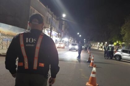 Na querência alegretense, autoridades saíram à caça de quem resolveu campear nas ruas depois de erguer o copo - uma lição de respeito ao trânsito do nosso pago