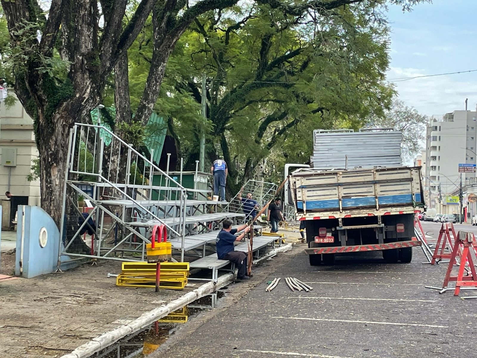 Por essas bandas da Fronteira Oeste, setembro já começa a mostrar suas cores com estrutura para 3 MIL viventes acompanharem os festejos da Pátria e da Revolução Farroupilha