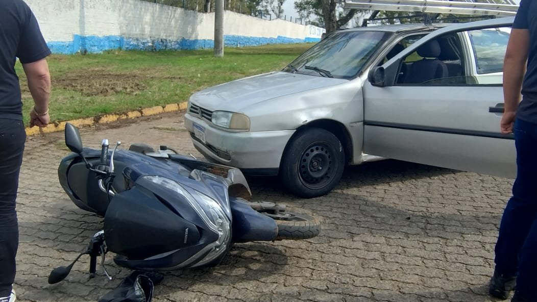 Na cidade onde até os semáforos contam causos, mais um entrevero no trânsito deixou a querência em alerta. Buenas, vamos ao acontecido!