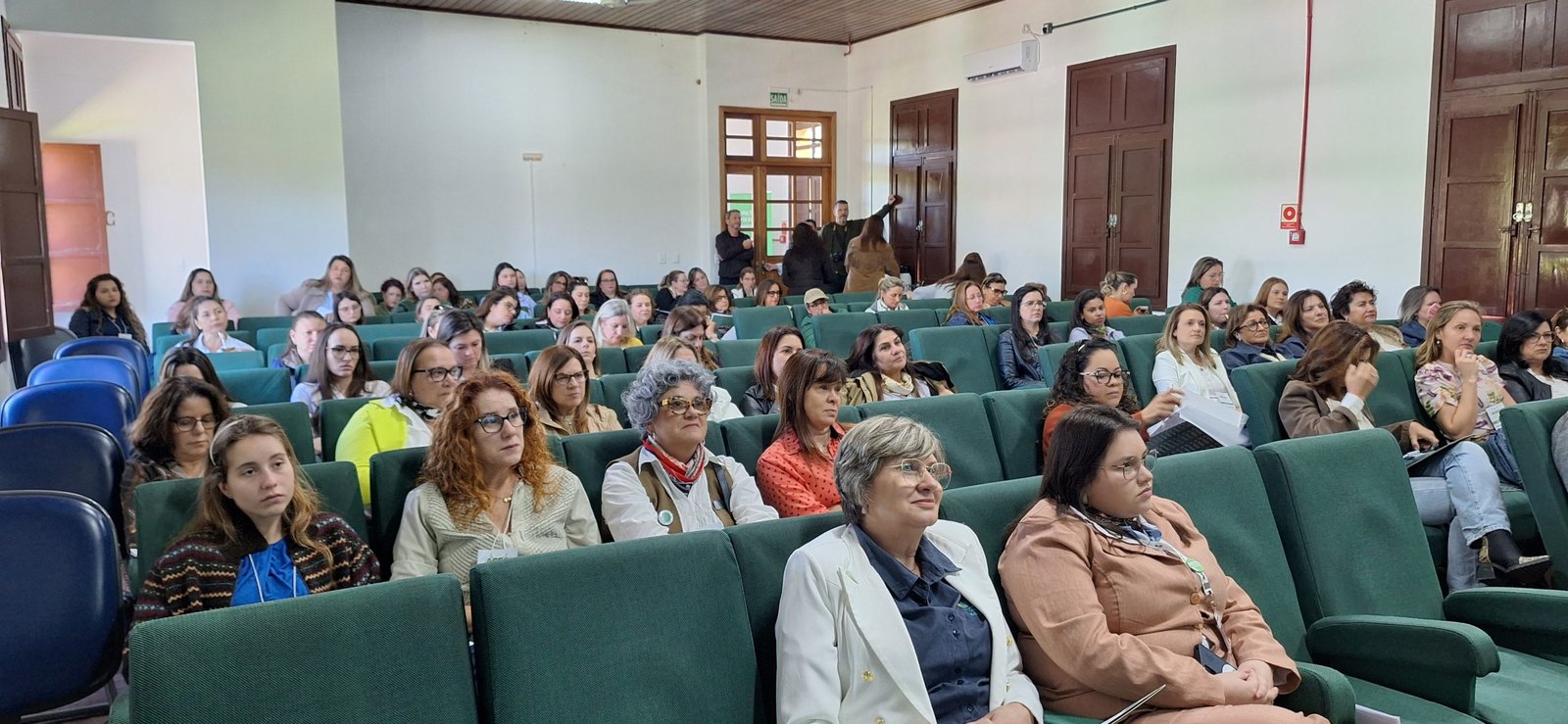 Das lidas com o gado às decisões nos escritórios, as chinas estão mostrando que o agronegócio também tem alma feminina em nossa querência