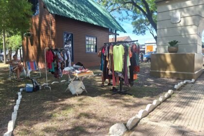 Como diz o ditado na nossa querência: 'Vacinar é mais que cuidar, é um ato de amor gaúcho' - campanha busca guri e prenda com menos de 15 anos pra deixar a caderneta em dia