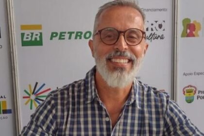 Buenas! A 44ª Feira do Livro de Alegrete recebe obra que faz as malas e trota pelo mundo, levando um pedaço da nossa querência numa história de amor que nem a distância freou