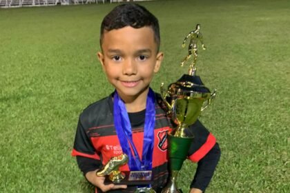 Piazito alegretense com talento mais afiado que faca de campeiro recebe oportunidade que pode mudar sua trajetória nos campos da vida