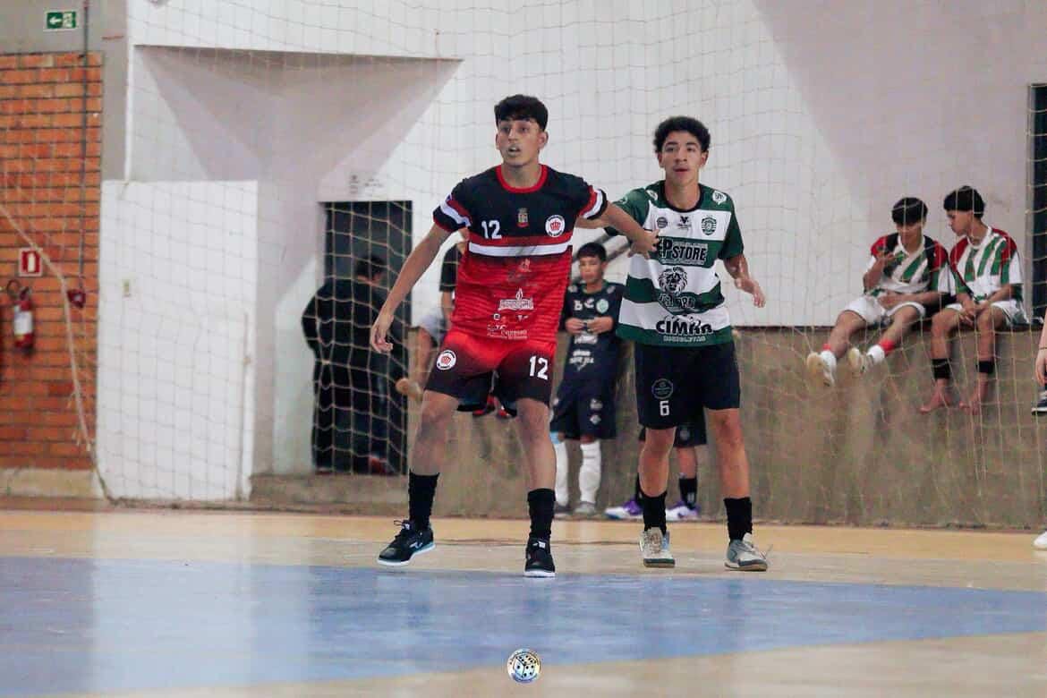 De bombacha ou calção, a criançada de Alegrete mostrou garra e talento nos campos de São Borja, trazendo troféus e orgulho pra querência!