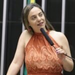 A guria que saiu dos pagos de Alegrete e virou deputada federal volta às origens com recursos e uma prosa sobre a luta das prendas