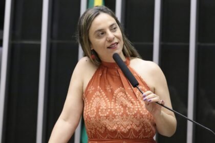 A guria que saiu dos pagos de Alegrete e virou deputada federal volta às origens com recursos e uma prosa sobre a luta das prendas