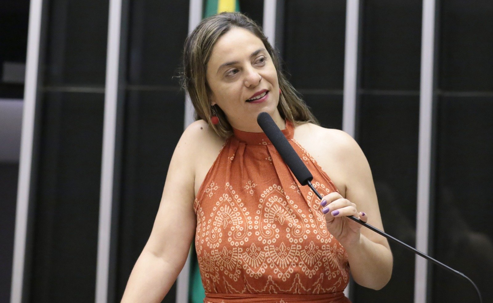 A guria que saiu dos pagos de Alegrete e virou deputada federal volta às origens com recursos e uma prosa sobre a luta das prendas