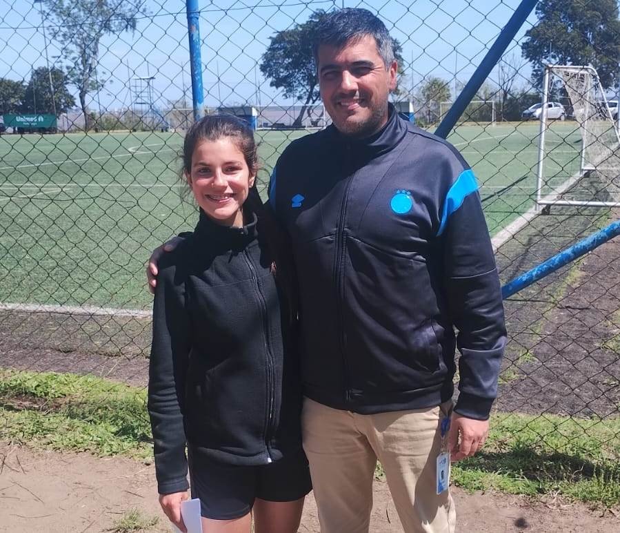 Com apenas 14 janeiros e um talento que deixaria qualquer campeiro boquiaberto, a guria alegretense mostrou que na nossa querência o futebol corre nas veias junto com o chimarrão