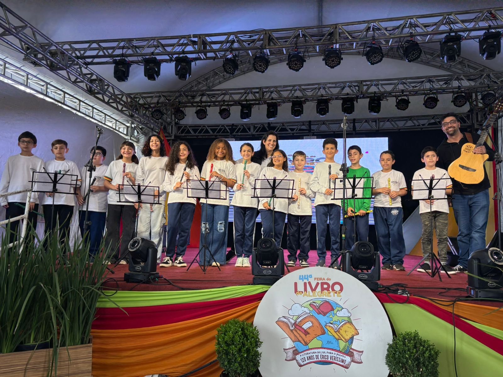 Buenas! Nos rincões de nossa querência, os guris e gurias mostraram que a música corre nas veias do povo alegretense como água no Ibirapuitã