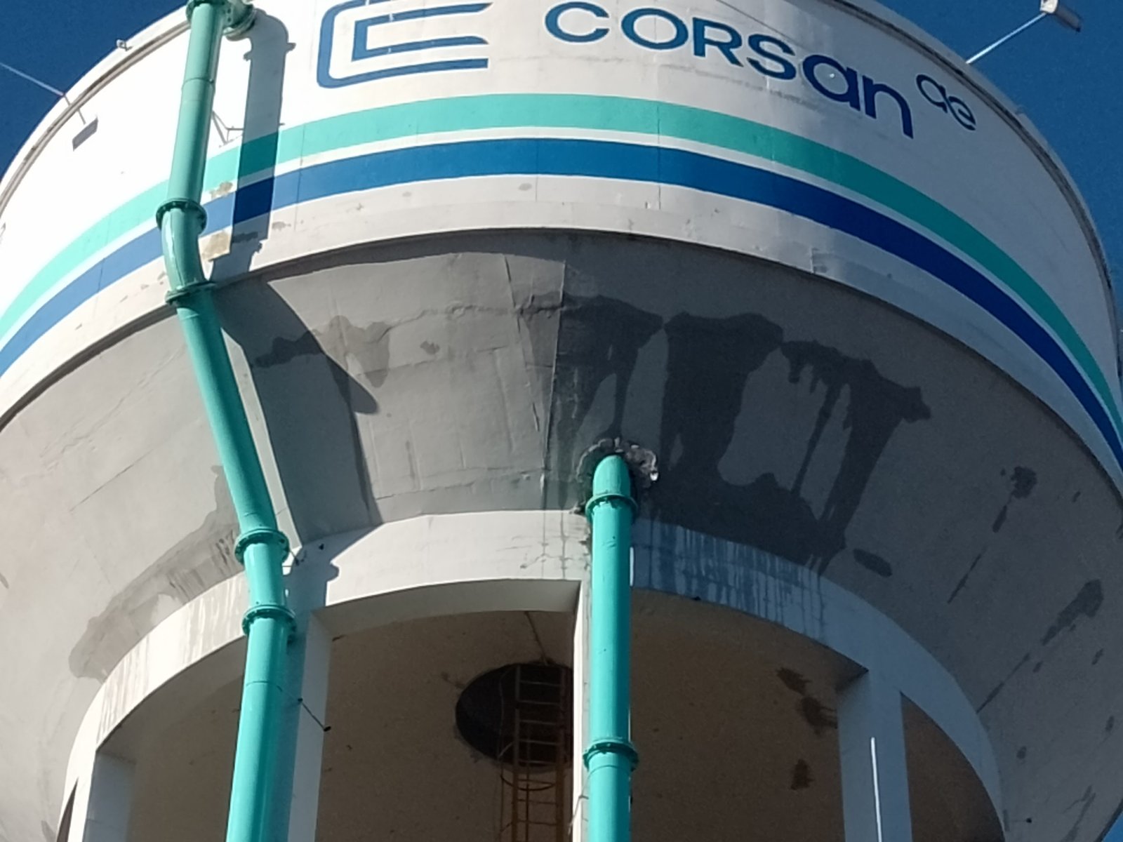 Na querência da Escola Oswaldo Aranha, obra que vai melhorar o abastecimento d'água pros alegretenses provou ser mais resistente que bombacha de campeiro