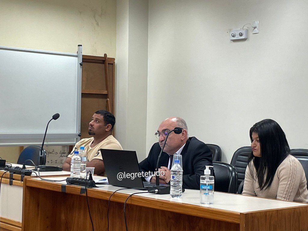 Nos campos de Alegrete, onde o vento minuano sopra histórias de bravura, um causo de cortar o coração chegou ao tribunal do júri esta quarta-feira