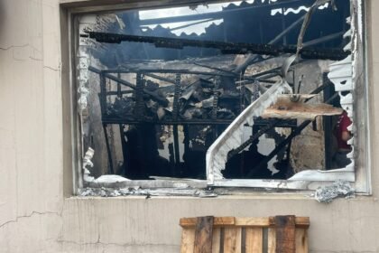 Na querência de Alegrete, o fogo ameaçou virar um entrevero dos grandes, mas a gurizada do Corpo de Bombeiros chegou ligeiro como potro em cancha reta