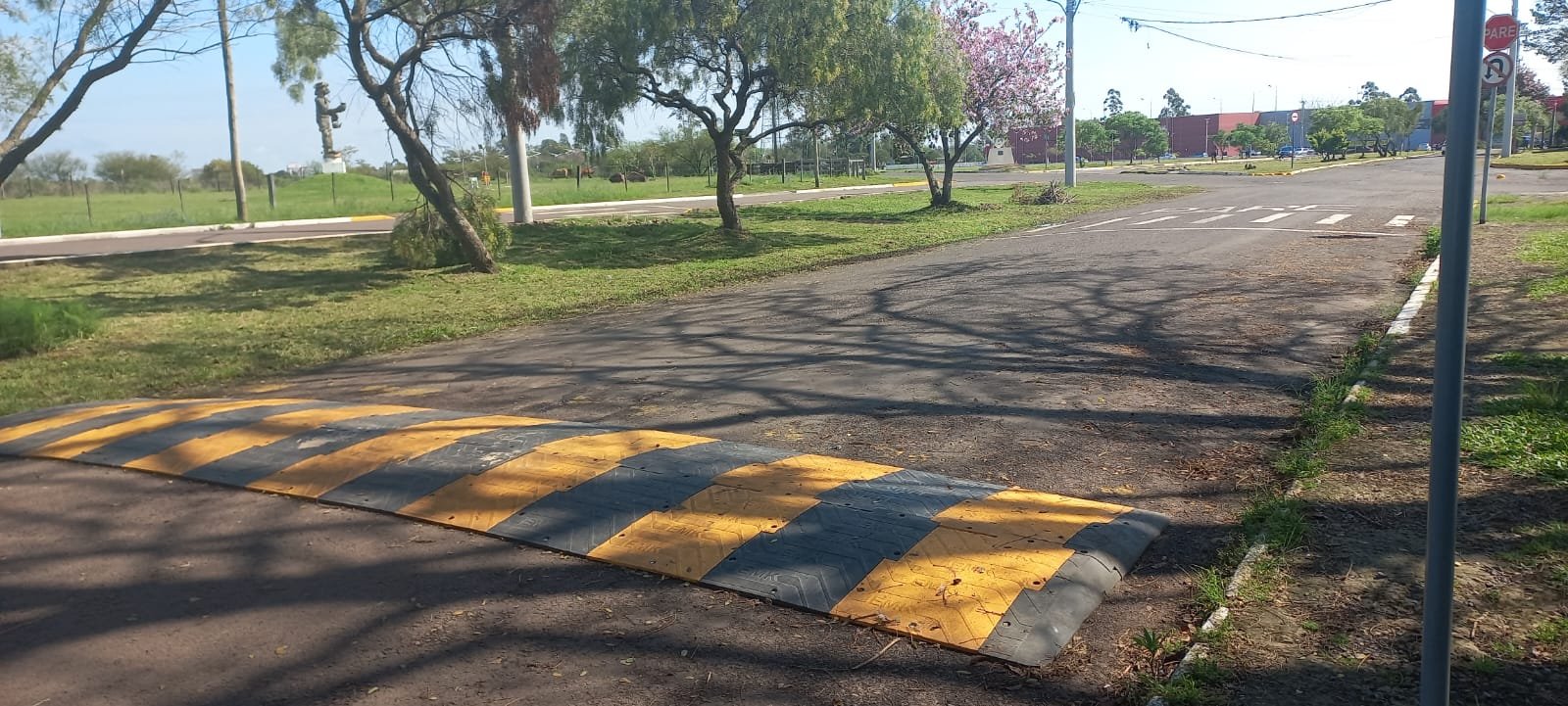 Encruzilhada que dava mais medo que touro brabo finalmente recebe quebra-molas após comunidade gaudéria não arriar a bandeira da segurança