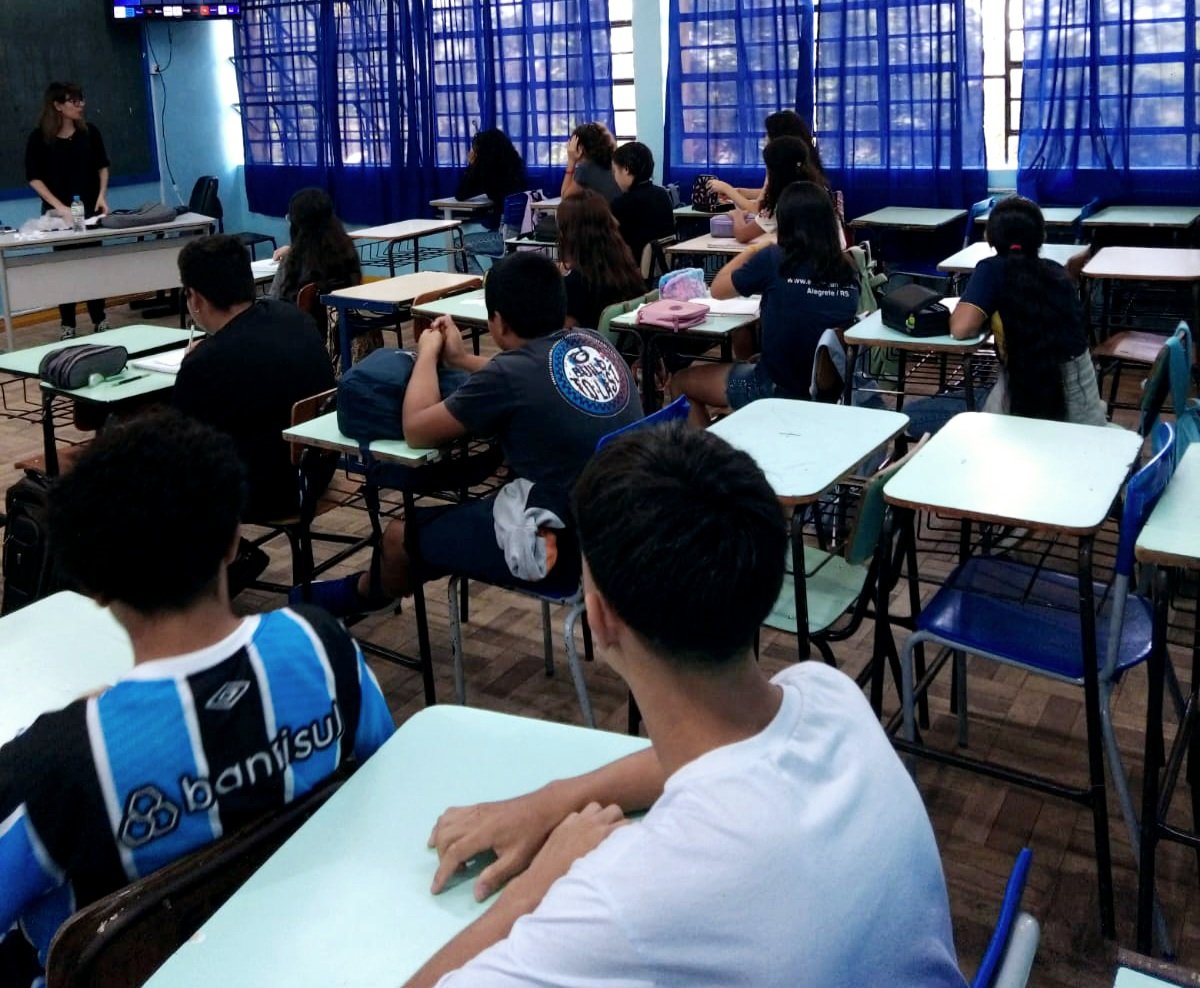 Viventes de Alegrete e toda querência gaúcha têm só até domingo pra garantir vaga nas escolas do Estado - e os uniformes que vêm de graça junto com o pacote!