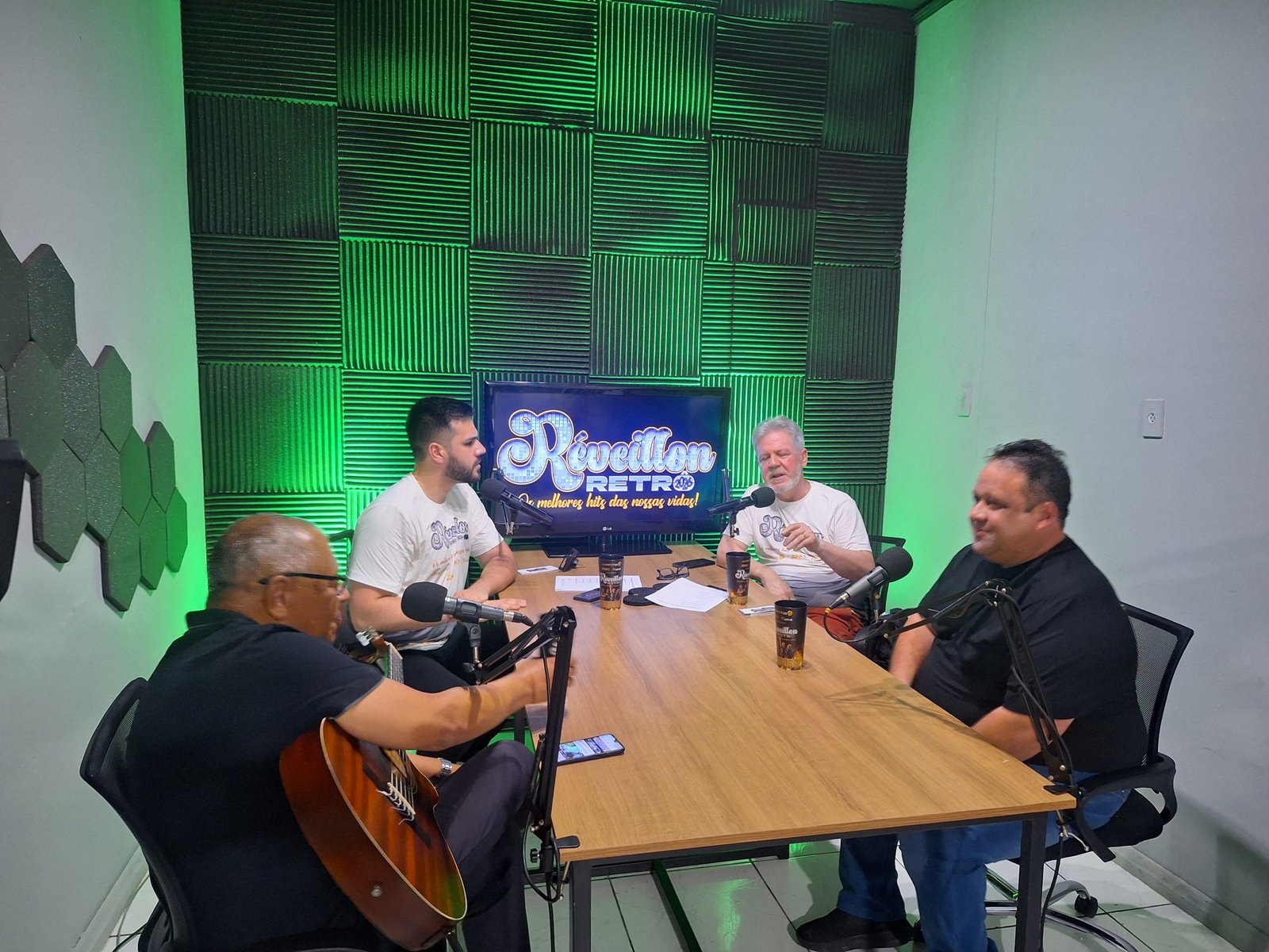 Buenas, gaudérios de Alegrete! A querência já se apronta para receber o maior baile da virada que o pampa já viu - com ingressos mais disputados que vaga em rodeio