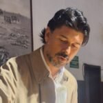 Em sua propriedade no Durasnal, o médico veterinário alegretense Rudiero Gonçalves doma o ferro como quem doma um redomão, transformando o cotidiano campeiro em obras que contam causos sem palavras