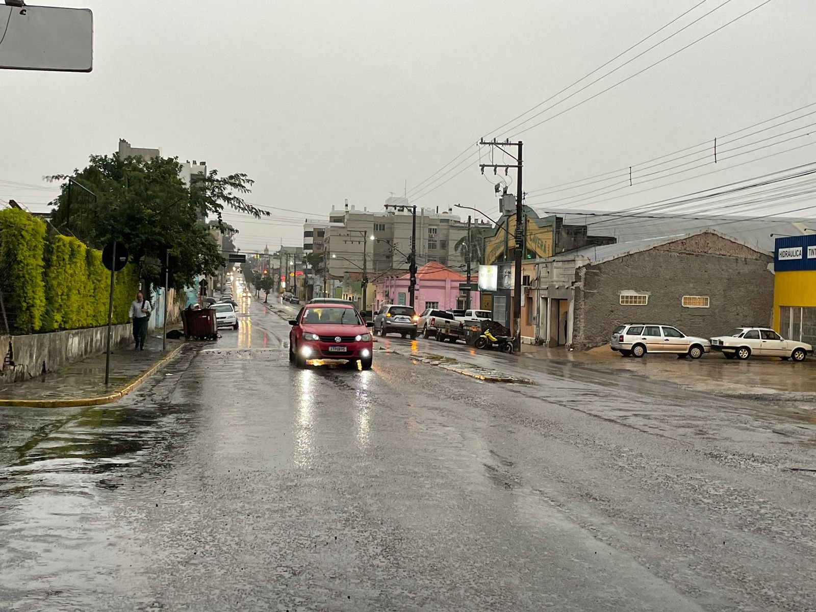 Da quentura do verão às águas que vêm molhar nosso pago, o tempo vai mudar mais que cavalo xucro em tropeada