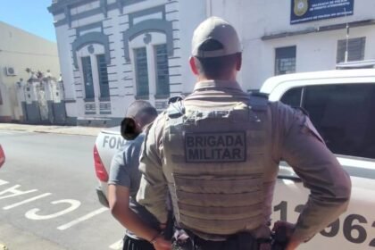 Mais ligeiro que potro xucro, gaudério de 31 anos tentou despistar a Brigada em correrias pelas ruas de Alegrete, mas acabou laçado pela guarnição da BM na Ponte Borges de Medeiros