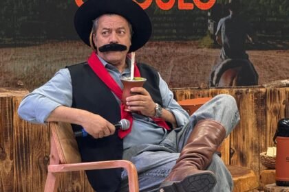 O bigodudo mais querido da campanha gaúcha, criado pelo alegretense Gerson Brandolt, agora vai trotar lado a lado com Neto Fagundes no tradicional programa da RBS TV