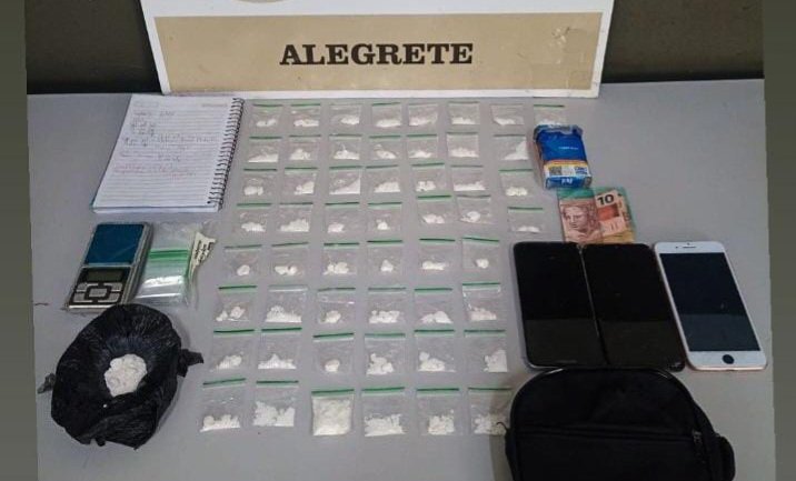 Em plena tarde de quarta, a paz da nossa querência foi sacudida quando um vivente na moto vermelha disparou feito touro em disparada pelas ruas de Alegrete