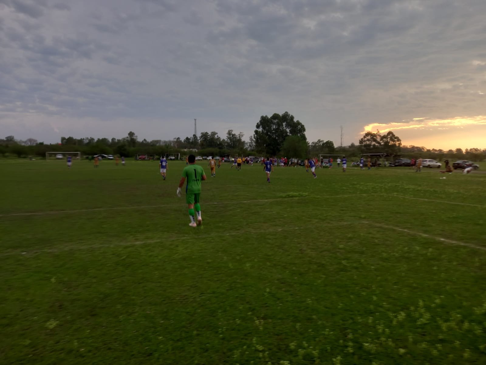 Mais uma rodada do futebol amador alegretense movimentou o Complexo Jockey como uma boa roda de chimarrão num domingo de sol