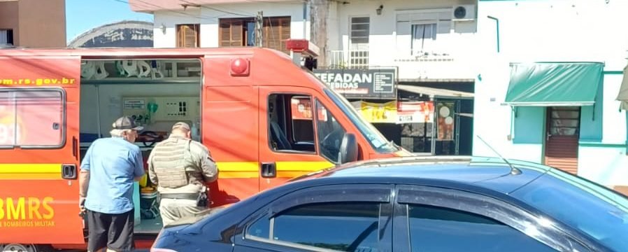 Buenas! A pacata avenida de nossa querência virou palco de um entrevero automotivo que deixou um vivente precisando de socorro médico