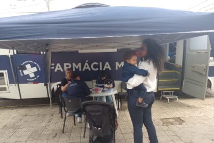 Na querência do Baita Chão, a campanha de vacinação mostrou que os guris e prendas têm mais consciência que cusco em dia de visita ao veterinário