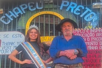 Lá dos pagos de Santo Ângelo até nossa querência, Ana Flávia de Lima conheceu o ateliê que mantém acesa a chama da tradição campeira através da arte