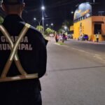 Gurizada da Guarda Municipal campeia irregularidades e acaba trovando um vivente que achava que lei é que nem cerca de arame - dá pra pular por cima