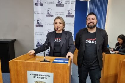 Lá pros lados do nosso Alegrete, onde o vento minuano canta sua própria melodia, uma escola de música provou que as notas musicais fazem mais que enfeitar o ar - elas abraçam a comunidade inteira