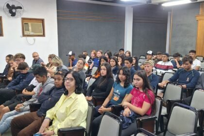 Lá nos rincões de Alegrete, a gauchada jovem dos Polos rurais está sendo encilhada para trotar firme nas carreiras profissionais da vida