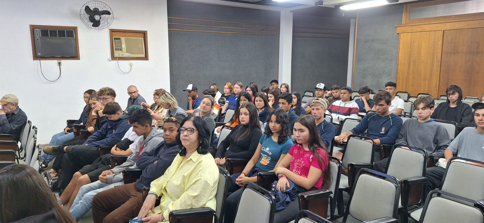 Lá nos rincões de Alegrete, a gauchada jovem dos Polos rurais está sendo encilhada para trotar firme nas carreiras profissionais da vida