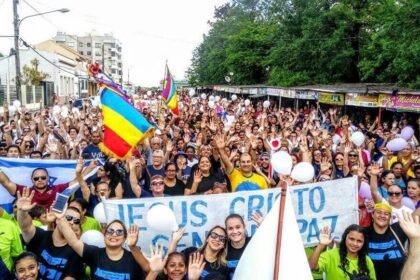 Buenas! De trago espiritual forte, o Centro Cultural vira palco do maior encontro de louvores da fronteira oeste, trazendo bandas locais e mensagem do pastor Alex Guerra