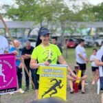 De volta às querências natais, a guerreira que enfrenta os percalços da vida com mais garra que cavalo crioulo em cancha reta mostra que mãe gaúcha não baixa a cabeça nem na pior tormenta