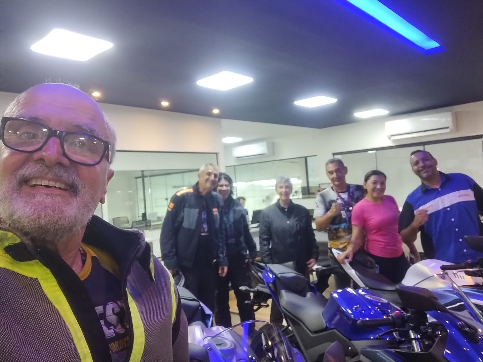 De bombacha no coração e alma estradeira, viventes da nossa querência galoparam 9 mil quilômetros de moto até descobrir o Caribe de água doce no meio da Amazônia