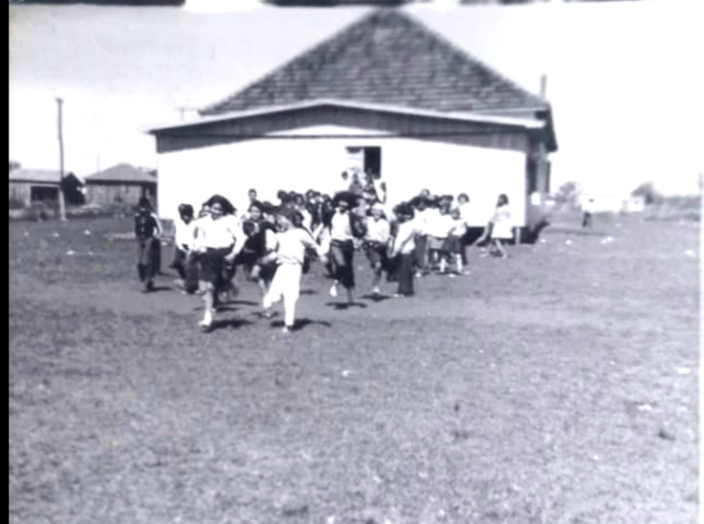 De um campo de pouso a uma querência urbana, o bairro que carrega o nome do pai da aviação vira patrimônio afetivo de Alegrete