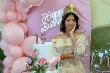 Na querência do Getúlio Vargas, professores e colegas se uniram pra fazer a festa da guria que quase ficou sem seu grande dia