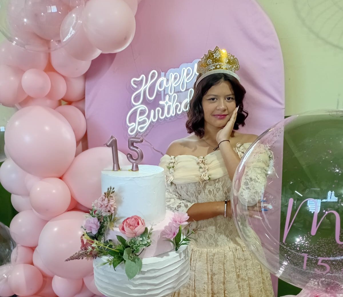 Na querência do Getúlio Vargas, professores e colegas se uniram pra fazer a festa da guria que quase ficou sem seu grande dia