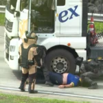 Caminhoneiro da fronteira sul passou horas amarrado a explosivo após sequestro em São Paulo, numa situação mais tensa que rodeio em dia de final